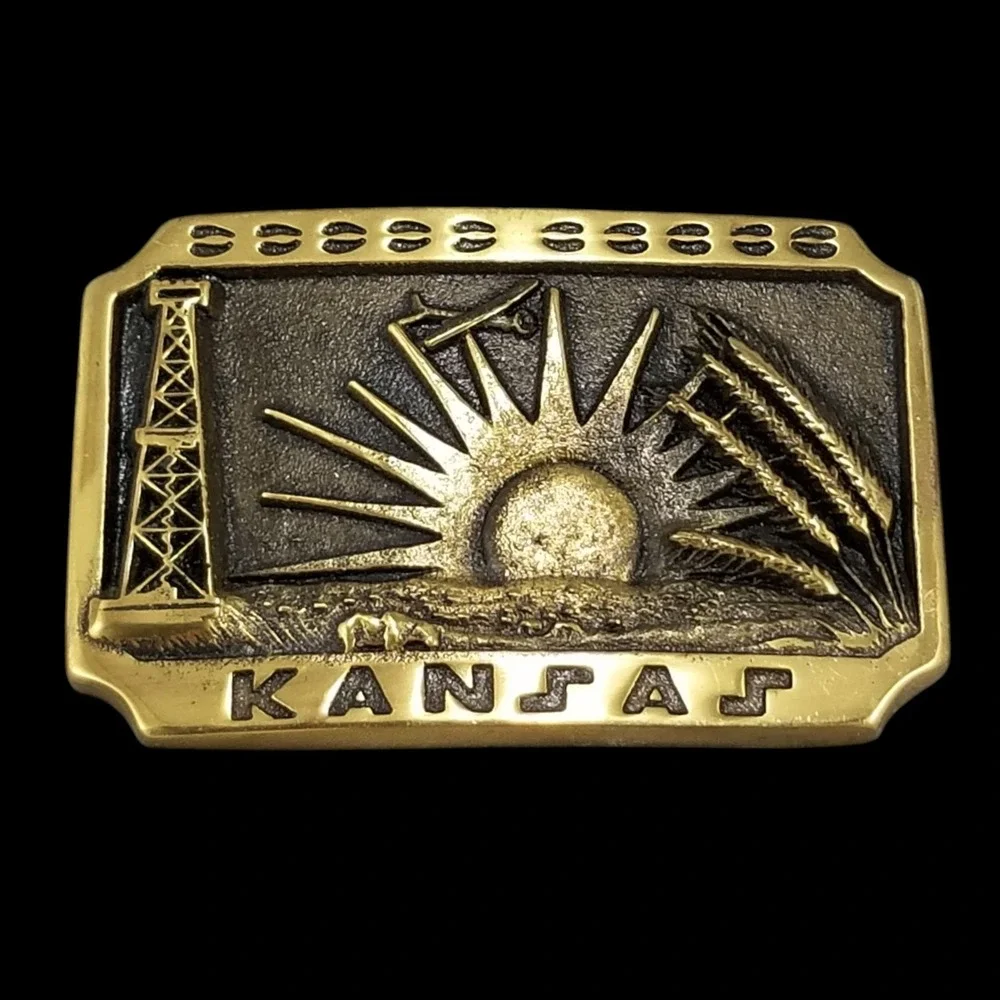 Vintage 1979 Kansas Solid Brass Belt Buckle Heritage Mint Ltd Oil Wheat‎ 10-1858